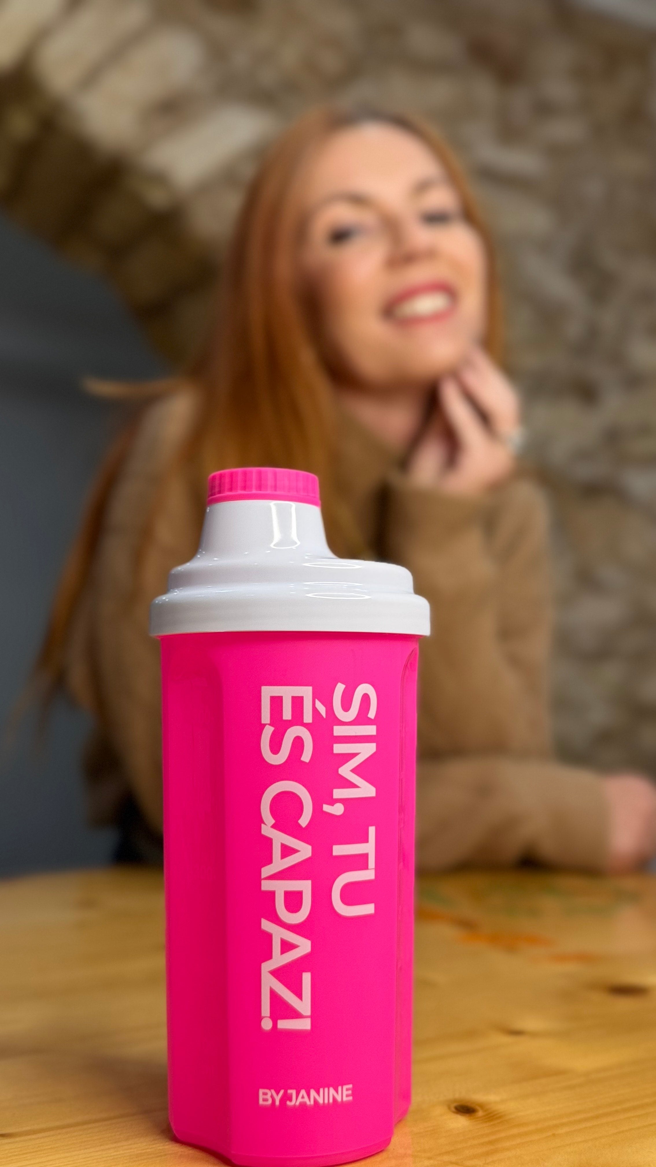 Shaker "Sim, tu és capaz" by Janine